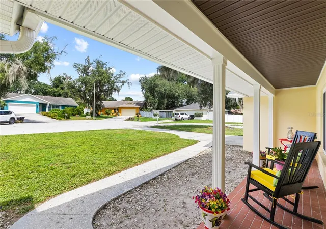 4th image of 1103 Ridgefield Dr, Valrico, FL 33594 | MLS# TB8529517