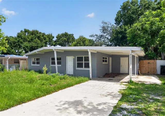Photo 2 of Single family home for sale at 4001 Monarch Dr, Orlando, FL 32812 | MLS# O6425434 | Listing updated on 2026-08-11