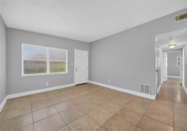 Photo 3 of Single family home for sale at 4001 Monarch Dr, Orlando, FL 32812 | MLS# O6425434 | Listing updated on 2026-08-11