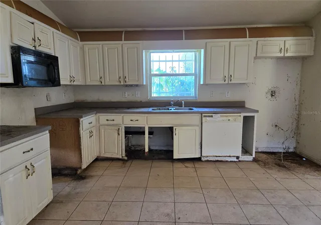 Photo 5 of Sale Pending at 1794 SW 161st Place, Ocala, FL 34473 | MLS# OM728561 | Listing updated on 2026-08-17