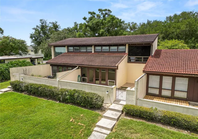 Photo 2 of Condo for sale at 7 Loma Linda #7, Lakeland, FL 33813 | MLS# L4963548 | Listing updated on 2026-08-16