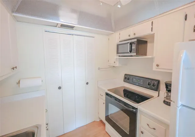 5th image of 1235 S Highland Ave #4-306, Clearwater, FL 33756 | MLS# TB8529651