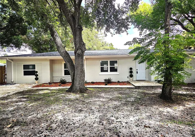 2nd image of 264 14th St Nw, Largo, FL 33770 | MLS# TB8529683