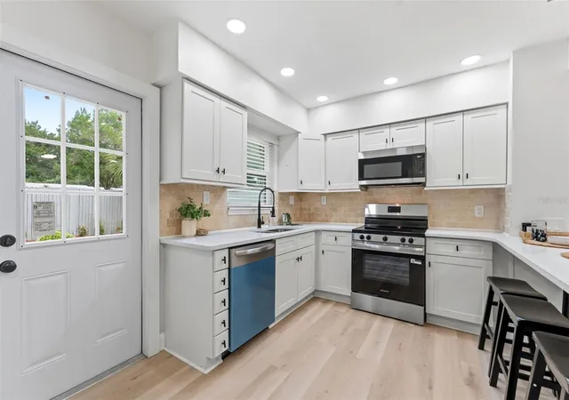 3rd image of 264 14Th St Nw, Largo, FL 33770 | MLS# TB8529683