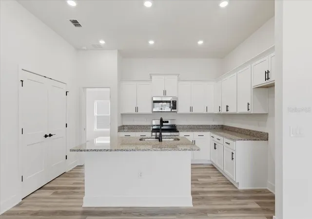 2nd image of 13658 Nw 150th Cir, Alachua, FL 32615 | MLS# GC542004