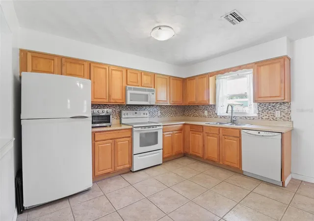 Photo 2 of Single family home for sale at 1509 Wyoming Ave, Saint Cloud, FL 34769 | MLS# O6425537 | Listing updated on 2026-09-02