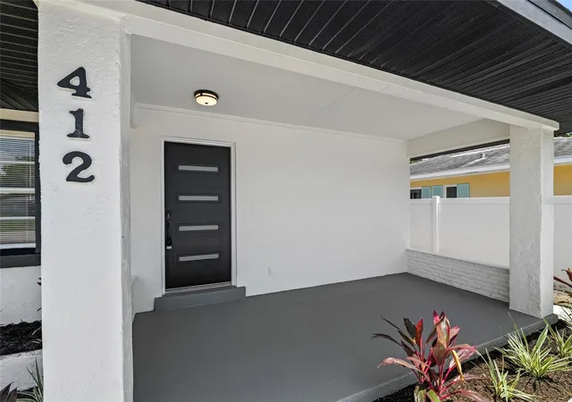 3rd image of 412 20Th Ave W, Palmetto, FL 34221 | MLS# TB8529712