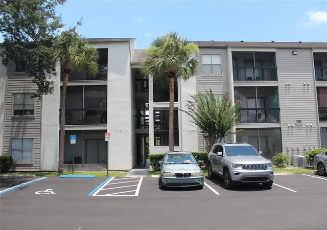 Photo 2 of Condo for sale at 2231 Cascades Blvd #304, Kissimmee, FL 34741 | MLS# O6425644 | Listing updated on 2026-08-29