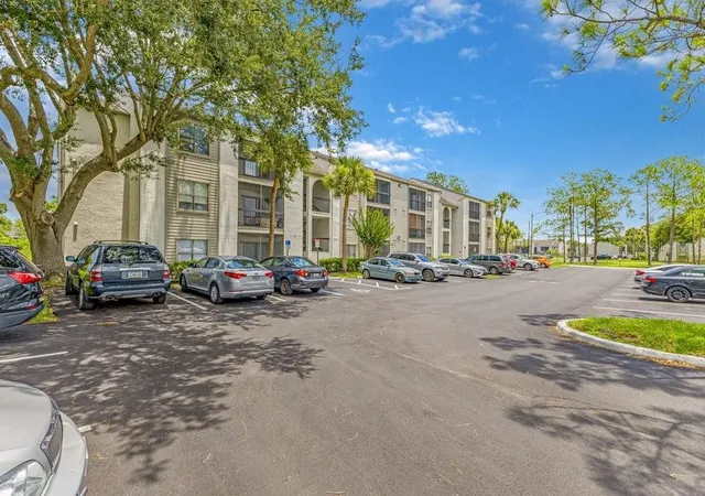 Photo 3 of Condo for sale at 2231 Cascades Blvd #304, Kissimmee, FL 34741 | MLS# O6425644 | Listing updated on 2026-08-29