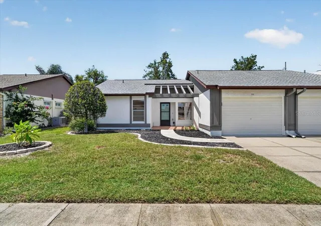 Listing Photo 5 - Condo for sale in building located at 631 Foxwood Blvd, ENGLEWOOD, FL 34223 - Unit #256