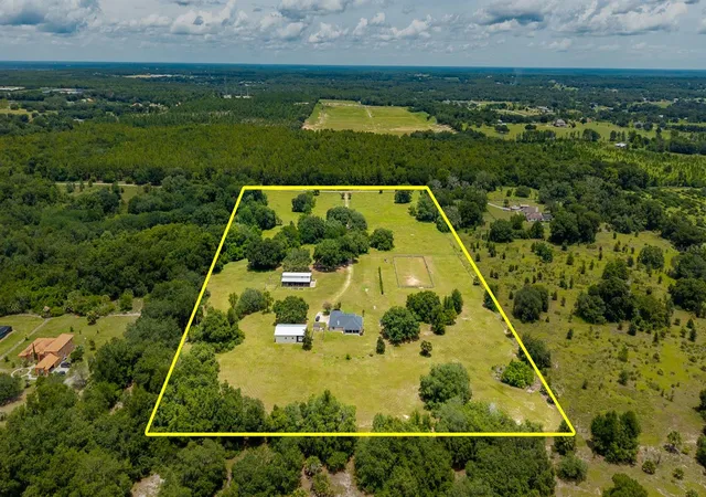 Photo 3 of Single family home for sale at 21341 Horse Ranch Rd, Mount Dora, FL 32757 | MLS# O6425682 | Listing updated on 2026-10-03