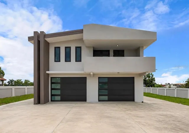 Photo 1 of Single family home for sale at 4 Rexville Van Scoy, Bayamon, PR 00957 | MLS# PR9122809 | Listing updated on 2026-09-01