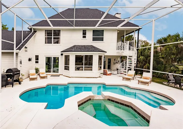 Photo 3 of Single family home for sale at 1587 Firethorne Lakes Dr, Sarasota, FL 34240 | MLS# A4700215 | Listing updated on 2026-08-18