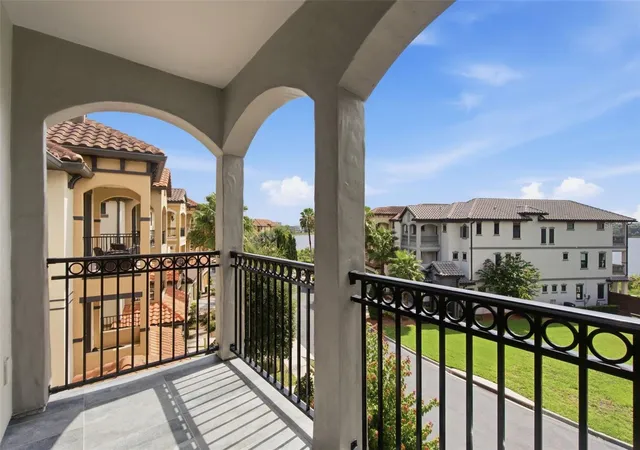Photo 3 of Single family home for sale at 7689 Toscana Blvd, Orlando, FL 32819 | MLS# O6425733 | Listing updated on 2026-08-19