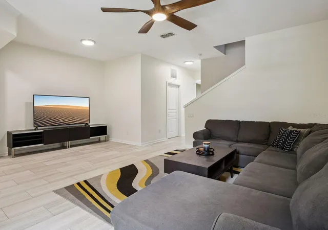 Photo 4 of Townhouse for sale at 7712 Fordson Ln, Windermere, FL 34786 | MLS# O6425885 | Listing updated on 2026-08-28