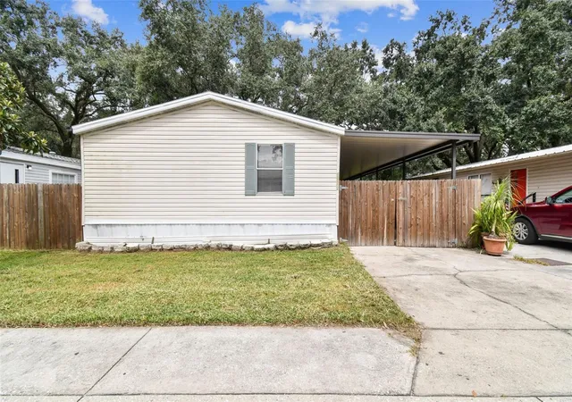 1st image of 10607 Bay Hills Cir, Thonotosassa, FL 33592 | MLS# TB8530097