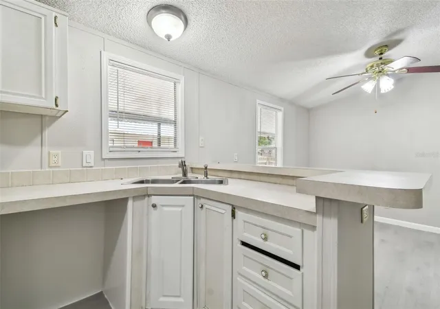 4th image of 10607 Bay Hills Cir, Thonotosassa, FL 33592 | MLS# TB8530097