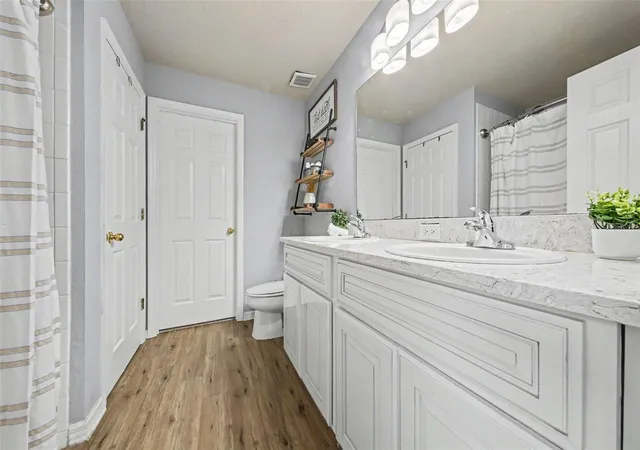 Photo 3 of Single family home for sale at 13626 Phoenix Dr, Orlando, FL 32828 | MLS# TB8530104 | Listing updated on 2026-09-04