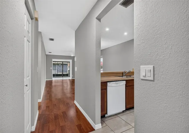 5th image of 7360 Ulmerton Rd #10D, Largo, FL 33771 | MLS# TB8530118
