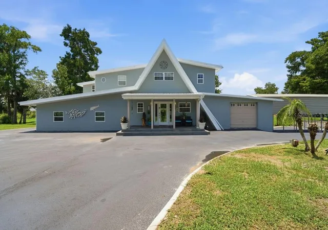 Photo 2 of Single family home for sale at 220 Brandy Ct, Deltona, FL 32725 | MLS# O6425929 | Listing updated on 2026-09-03