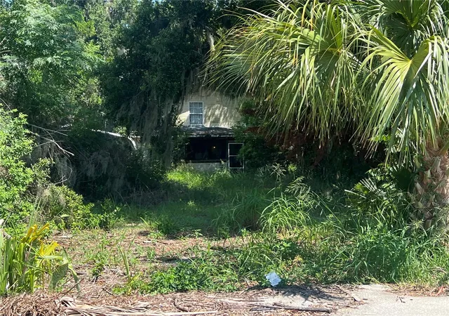 Photo 2 of Single family home for sale at 2979 S Grove St, Eustis, FL 32726 | MLS# O6425935 | Listing updated on 2026-08-18