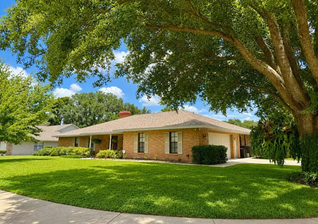 1st image of 411 Summit Chase Dr, Valrico, FL 33594 | MLS# TB8530174