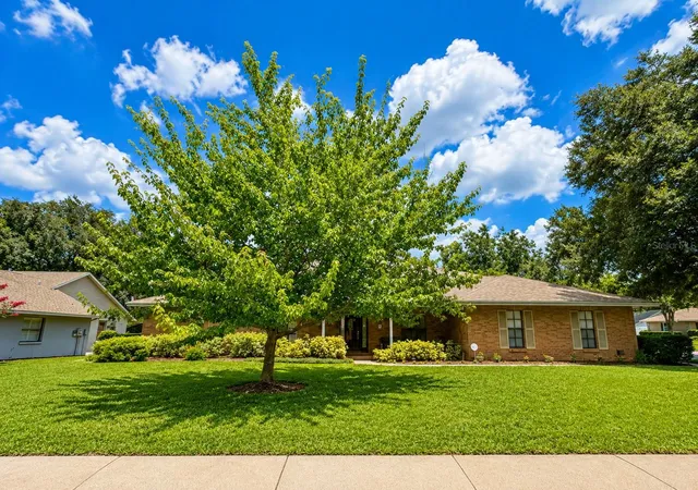 3rd image of 411 Summit Chase Dr, Valrico, FL 33594 | MLS# TB8530174