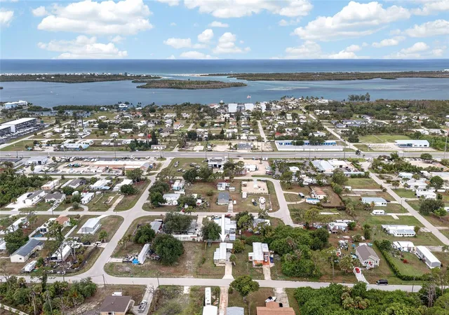 2nd image of 3160 10th St, Englewood, FL 34224 | MLS# C7528496