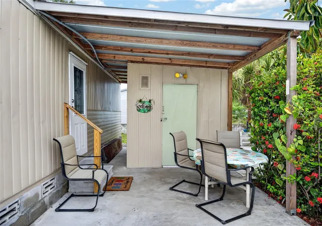 4th image of 3160 10Th St, Englewood, FL 34224 | MLS# C7528496