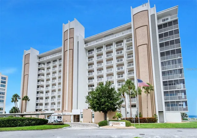 Photo 2 of Condo for sale at 633 Alhambra Rd #1006, Venice, FL 34285 | MLS# N6145049 | Listing updated on 2026-08-28