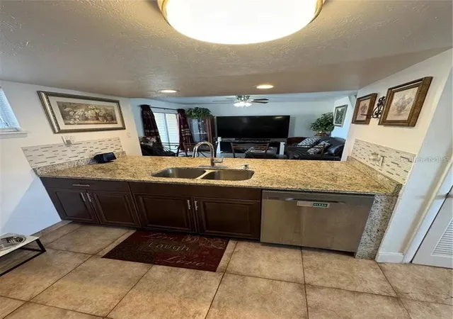 Photo 4 of Condo for sale at 1836 Warringwood Dr #B4, Orlando, FL 32839 | MLS# L4963584 | Listing updated on 2026-08-17