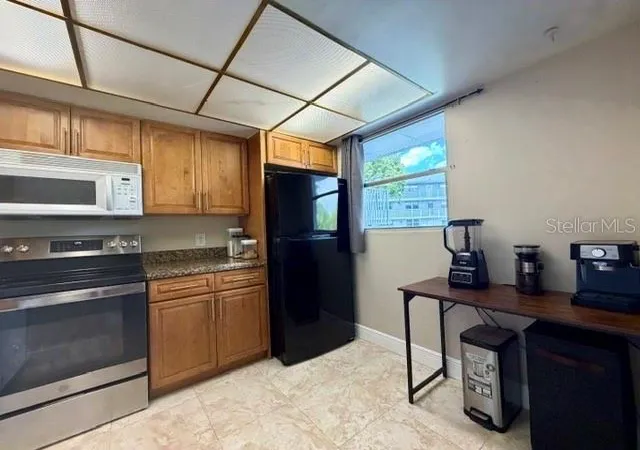 5th image of 107 Royal Park Dr, Oakland Park, FL 33309