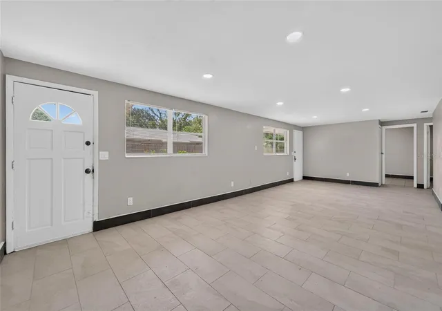 Photo 3 of Sale Pending at 1703 E Idell St, Tampa, FL 33604 | MLS# TB8530309 | Listing updated on 2026-10-21