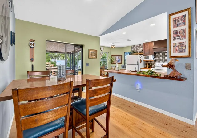 3rd image of 5610 33Rd Ln E, Bradenton, FL 34203 | MLS# A4700343