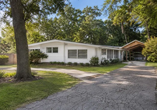 1st image of 7747 E Pine Lake Ln, Floral City, FL 34436 | MLS# TB8530348