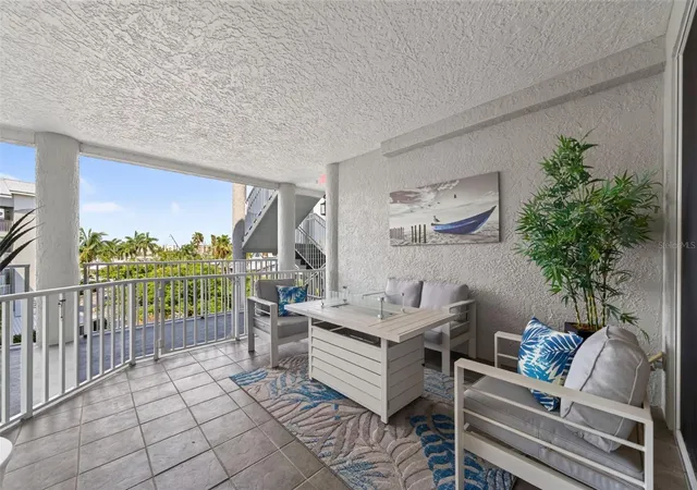 Photo 4 of Condo for sale at 1280 Dolphin Bay Way #402, Sarasota, FL 34242 | MLS# A4700379 | Listing updated on 2026-08-23