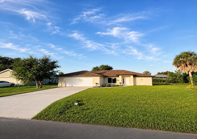 Photo 1 of Single family home for sale at 121 Mariner Ln, Rotonda West, FL 33947 | MLS# D6148131 | Listing updated on 2026-09-06