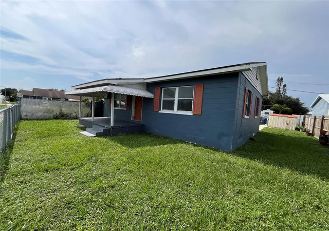 1st image of 1206 E Canal St, Mulberry, FL 33860 | MLS# TB8530528