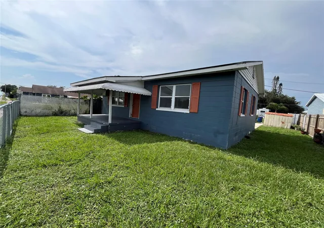 4th image of 1206 E Canal St, Mulberry, FL 33860 | MLS# TB8530528