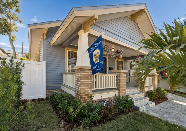 3rd image of 322 11th Avenue N, Saint Petersburg, FL 33701 | MLS# TB8530535