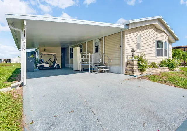 2nd image of 9107 34th Ave E, Palmetto, FL 34221 | MLS# A4700429