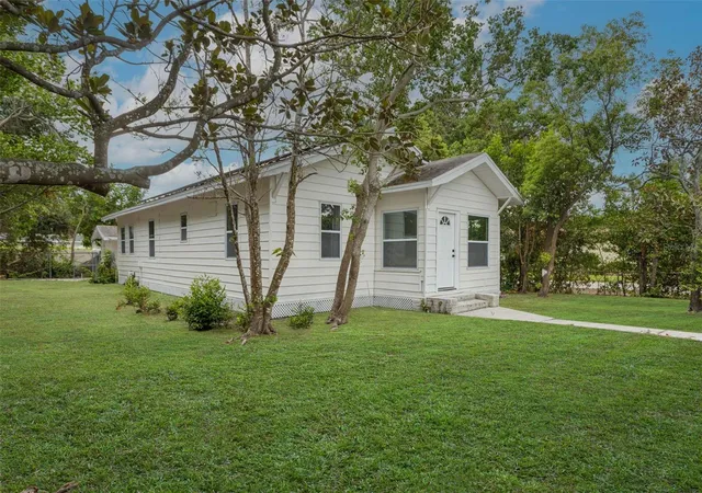 Photo 1 of Single family home for sale at 4660 7th Avenue N, Saint Petersburg, FL 33713 | MLS# TB8530625 | Listing updated on 2026-09-05