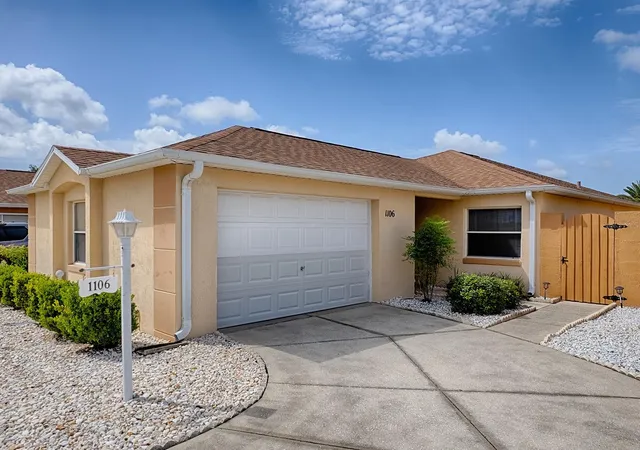 1st image of 1106 Ricardo Ave, Lady Lake, FL 32159 | MLS# G5115281