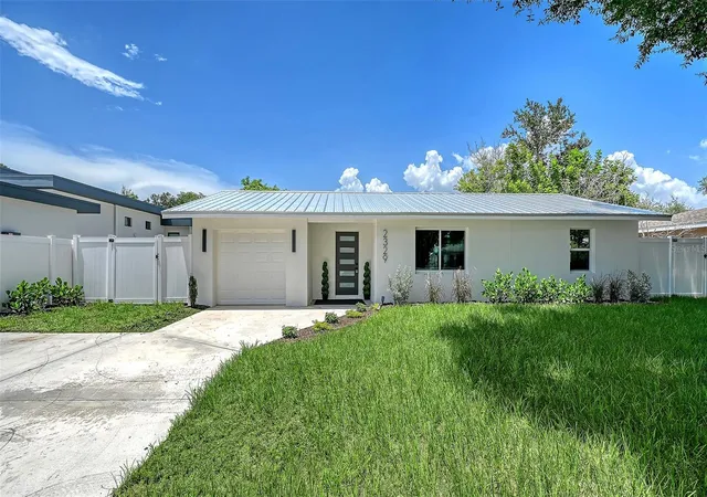 5th image of 2329 Rose St, Sarasota, FL 34239 | MLS# A4700465