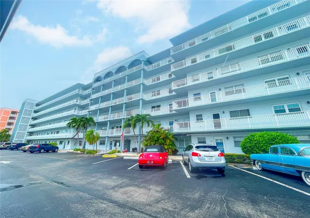 65th image of 5925 Shore Blvd S #405, Gulfport, FL 33707 | MLS# TB8530691