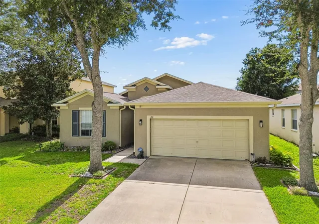 Photo 1 of Single family home for sale at 211 Fairmont Dr, Spring Hill, FL 34609 | MLS# TB8530706 | Listing updated on 2026-08-30