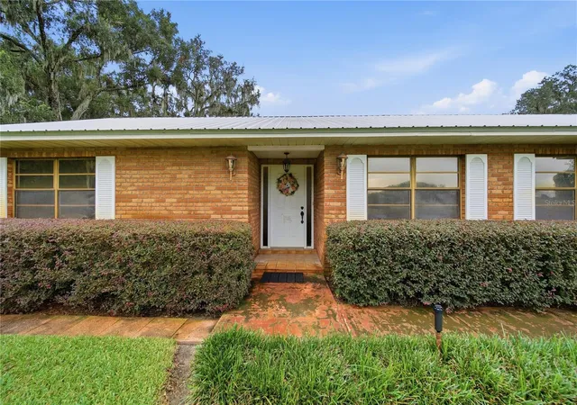 2nd image of 3704 Thonotosassa Rd, Plant City, FL 33565 | MLS# TB8530721