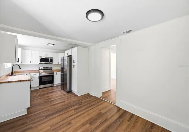 Photo 4 of Single family home for sale at 1404 E 26th Avenue, Tampa, FL 33605 | MLS# TB8530768 | Listing updated on 2026-09-04