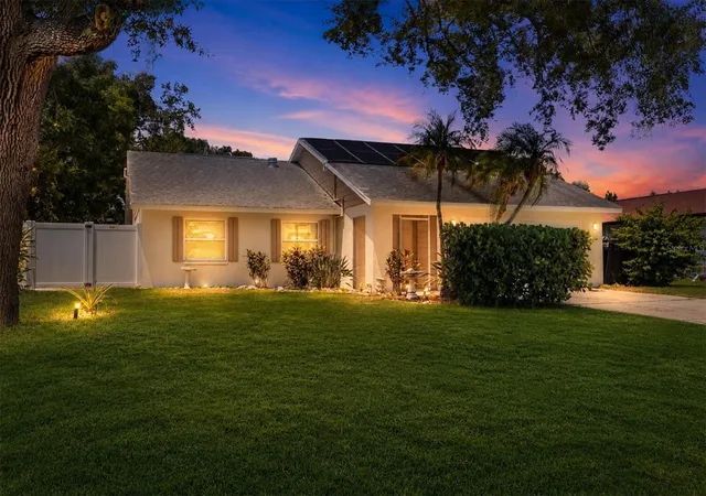 Photo 1 of Single family home for sale at 4089 King Richard Dr, Sarasota, FL 34232 | MLS# A4700495 | Listing updated on 2026-08-20