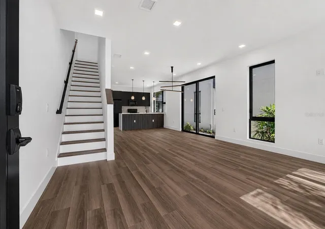 4th image of 100 36Th St N, St Petersburg, FL 33713 | MLS# TB8530789
